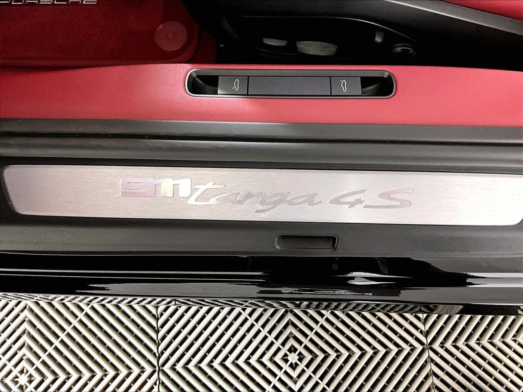 صورة مصغرة 20 لـ 2026 Porsche 911 TARGA 4S