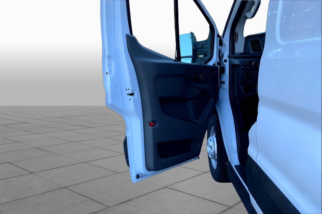 صورة مصغرة 10 لـ 2025 FORD TRANSIT-350 BASE
