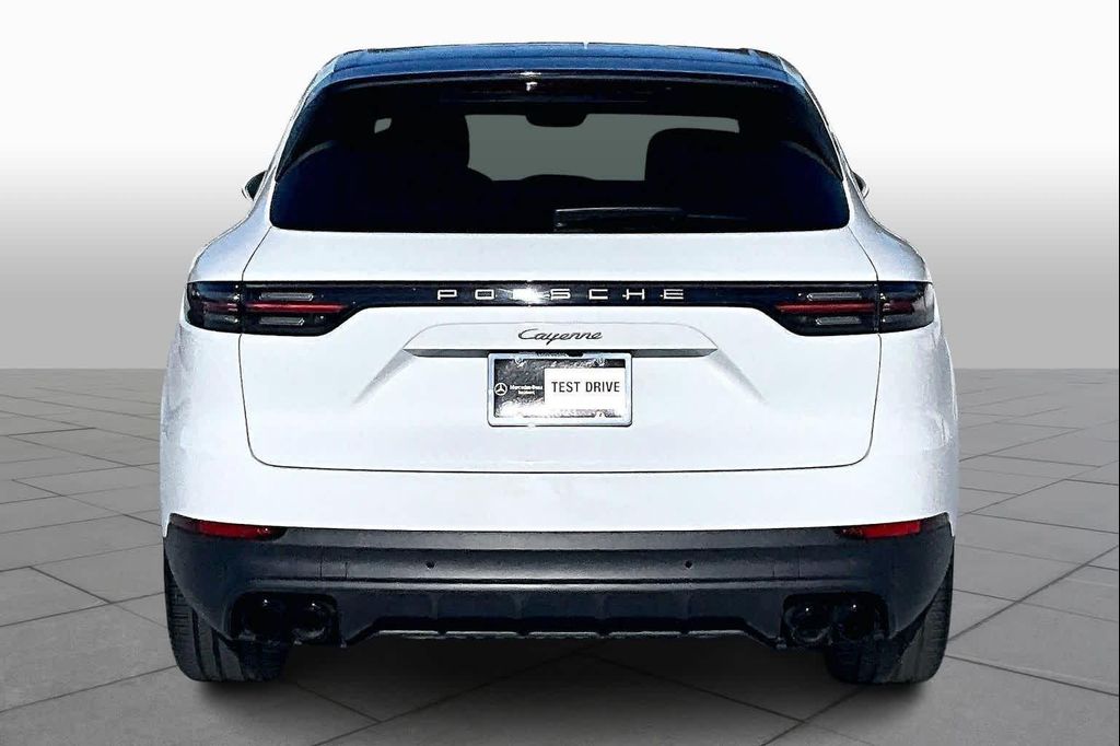 PORSCHE CAYENNE - 8