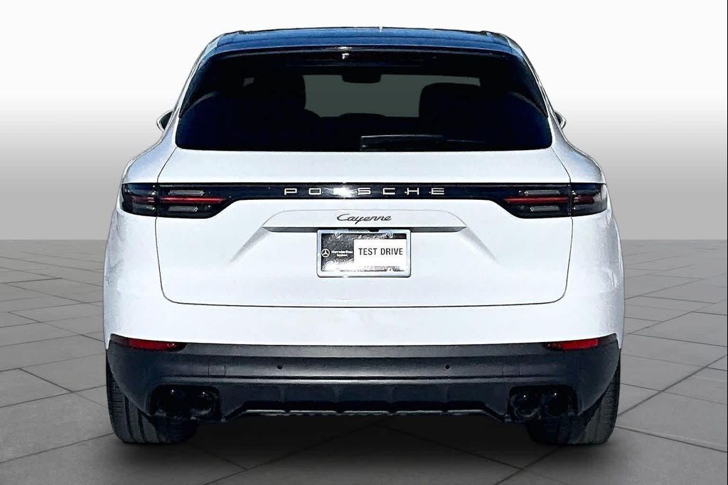 PORSCHE CAYENNE - 9