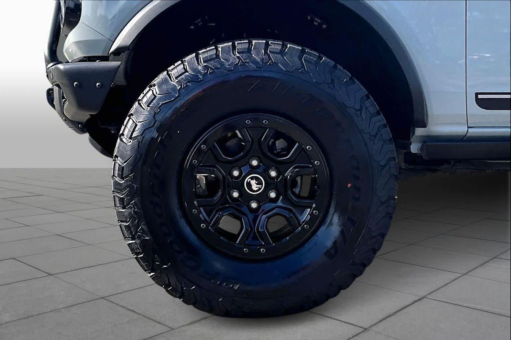 FORD BRONCO - 10