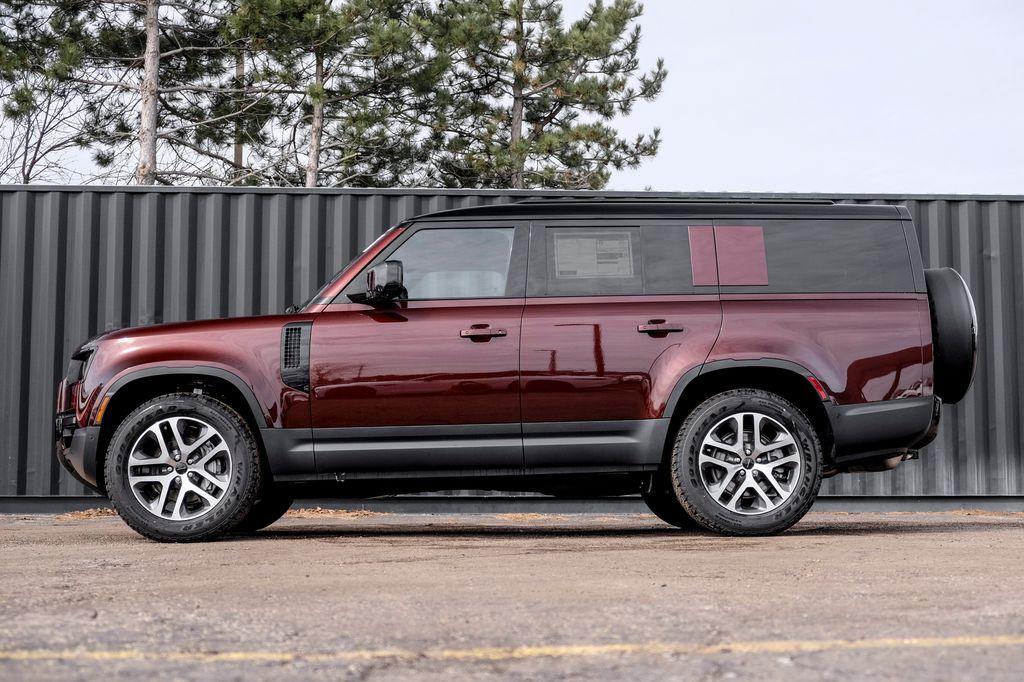 صورة 3 لـ 2026 LAND Rover DEFENDER P300 S