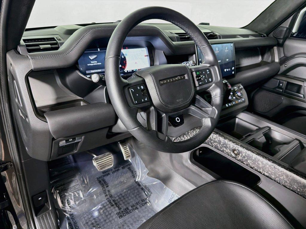 صورة 9 لـ 2025 LAND Rover DEFENDER OCTA