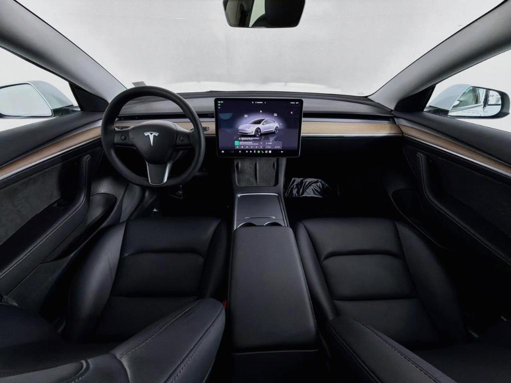 صورة 10 لـ 2022 Tesla MODEL 3 BASE