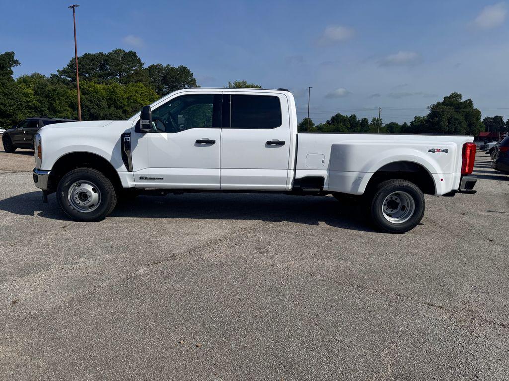 2026 FORD F-350 XLT — фото 4