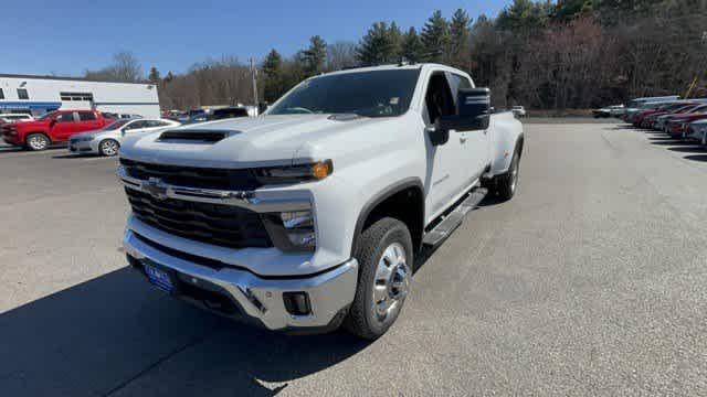New 2026 Chevrolet Silverado 3500 LT