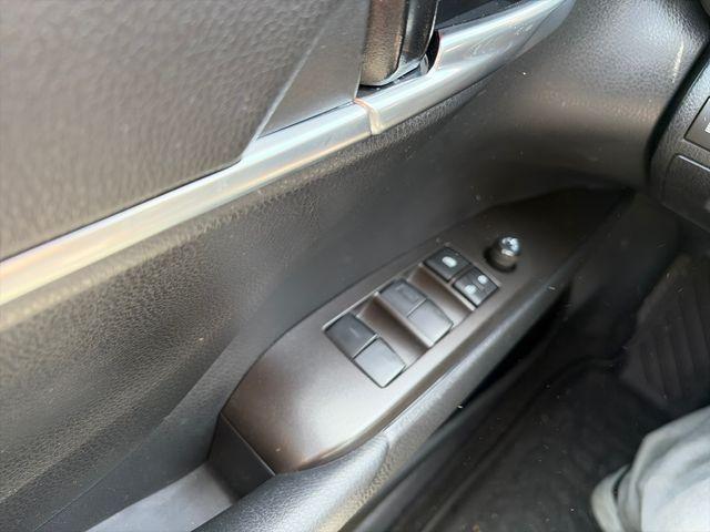 2024 Toyota CAMRY SE thumbnail 18