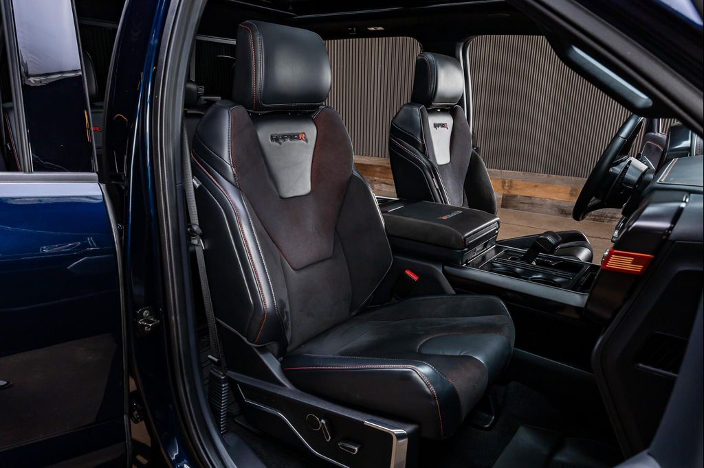 صورة مصغرة 30 لـ 2024 FORD F-150 RAPTOR