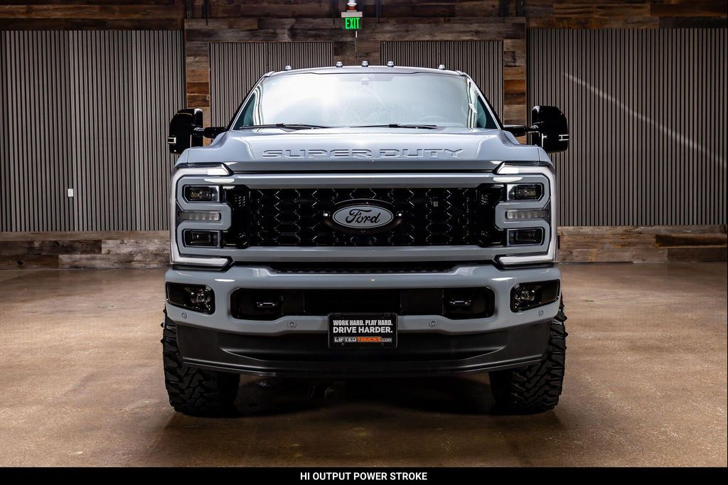 صورة 3 لـ 2026 FORD F-350 PLATINUM