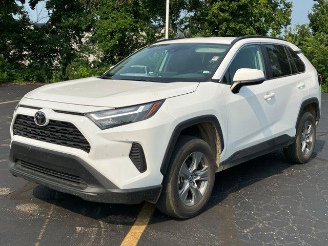 2025 Toyota RAV4 XLE 照片 3