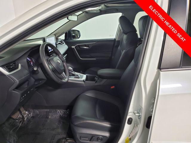 صورة 9 لـ 2024 Toyota RAV4 XLE PREMIUM
