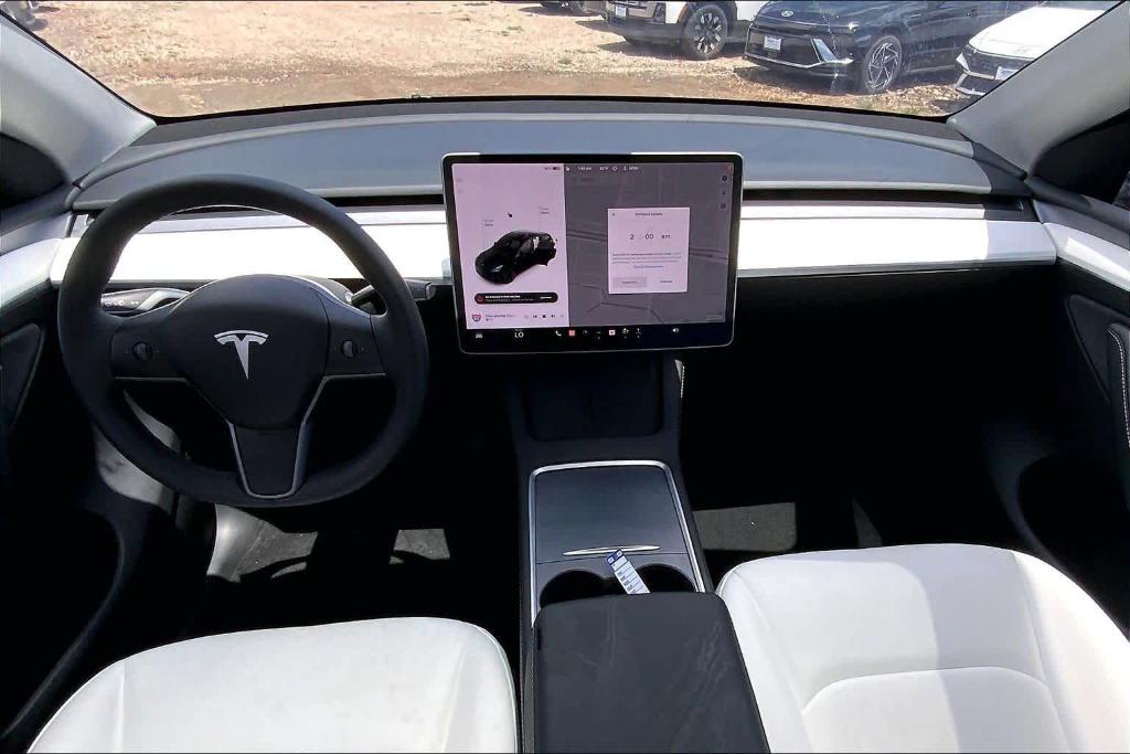 TESLA MODEL Y LONG RANGE - 10