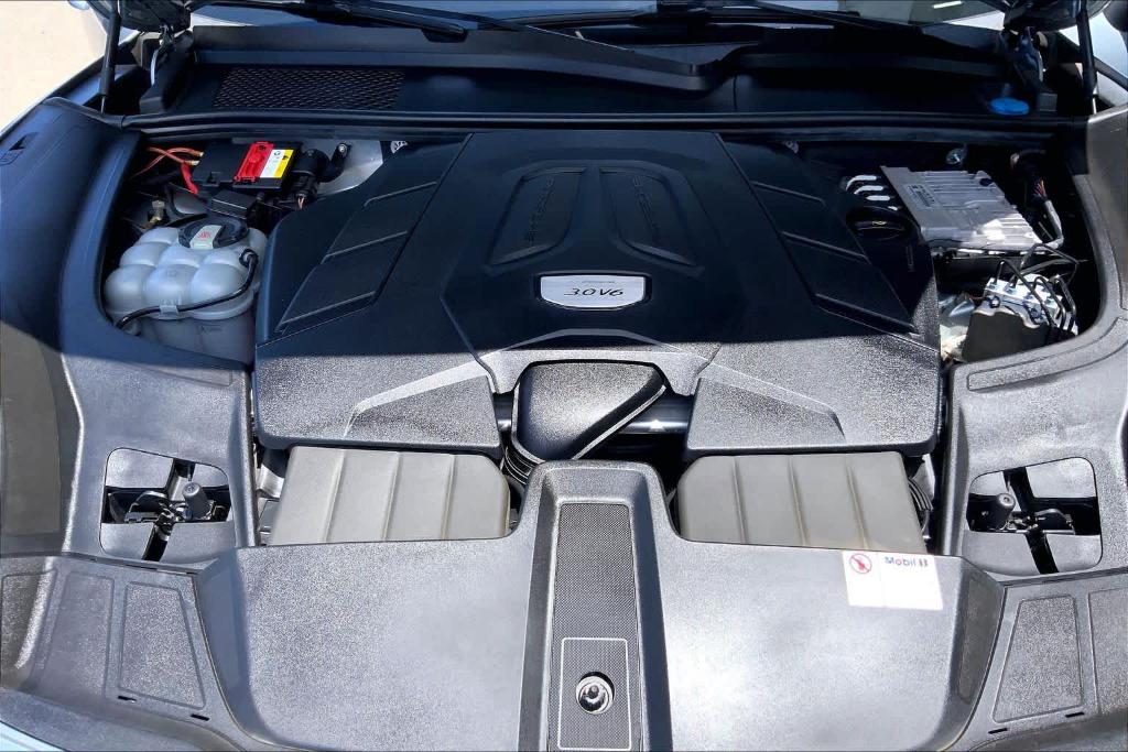 PORSCHE CAYENNE BASE - 9