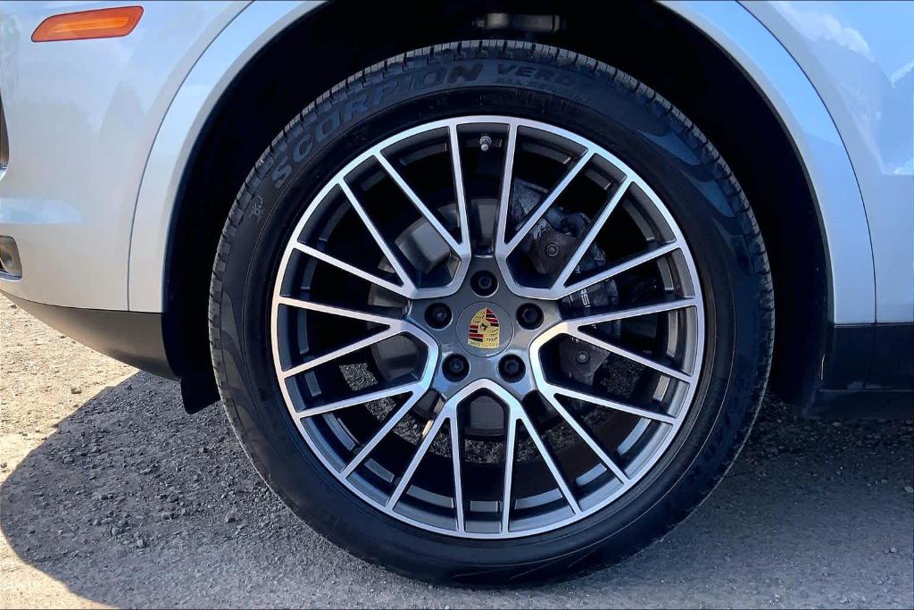 PORSCHE CAYENNE BASE - 8