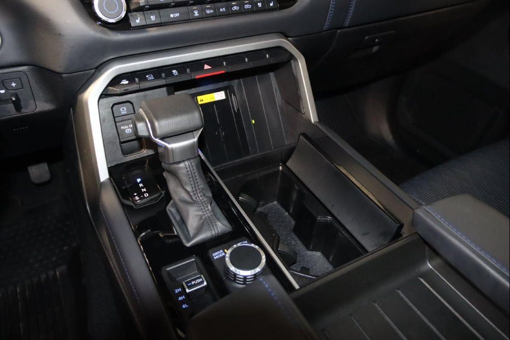 2024 Toyota TUNDRA PLATINUM — миниатюра 48
