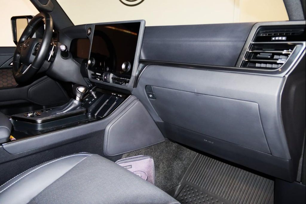 صورة مصغرة 55 لـ 2024 Lexus GX 550 PREMIUM+