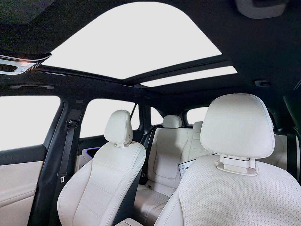2026 Mercedes-BENZ GLC — миниатюра 15