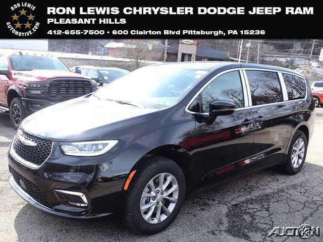 New 2026 Chrysler Pacifica Select