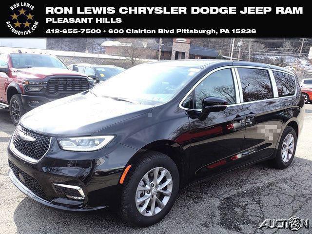 New 2026 Chrysler Pacifica Select