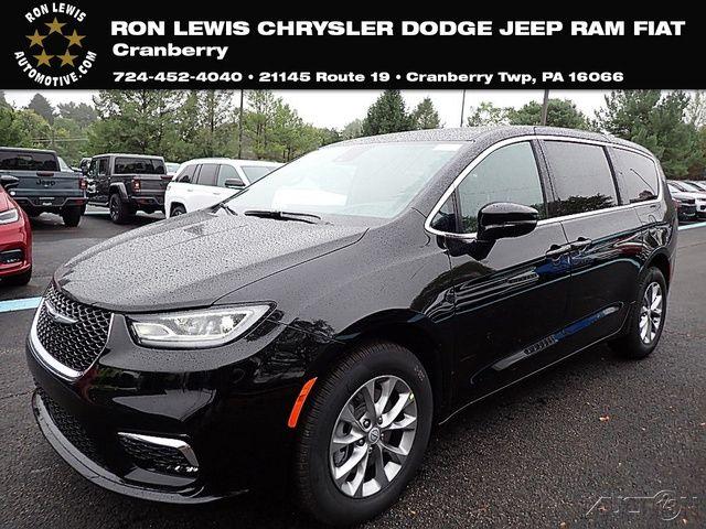 New 2026 Chrysler Pacifica Select