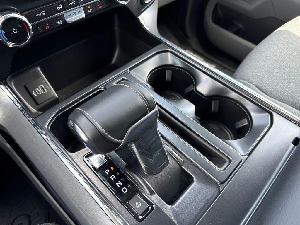 صورة مصغرة 23 لـ 2025 FORD F-150 LIGHTNING XLT
