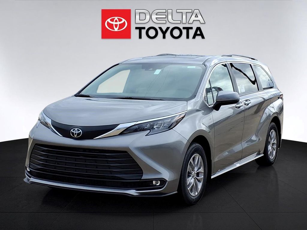 New 2026 Toyota Sienna XLE