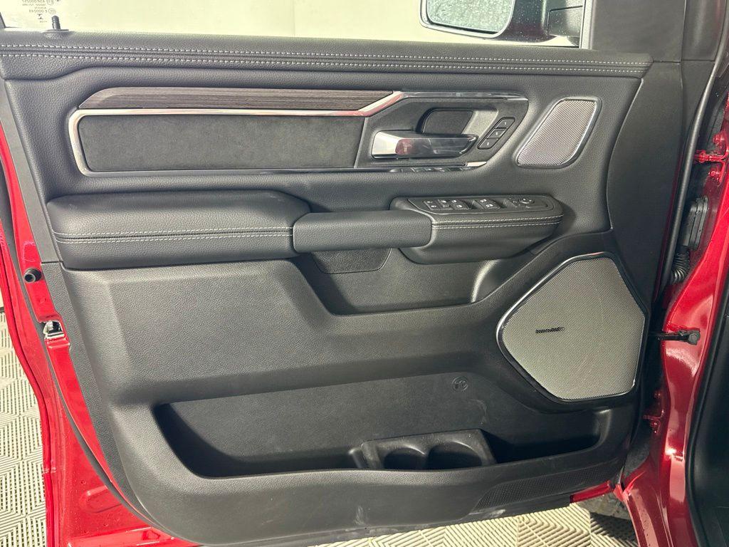 2026 RAM 1500 LARAMIE thumbnail 23