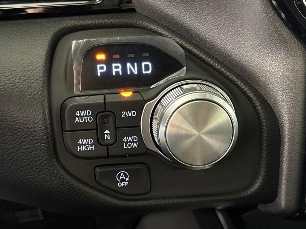 2026 RAM 1500 LARAMIE thumbnail 18