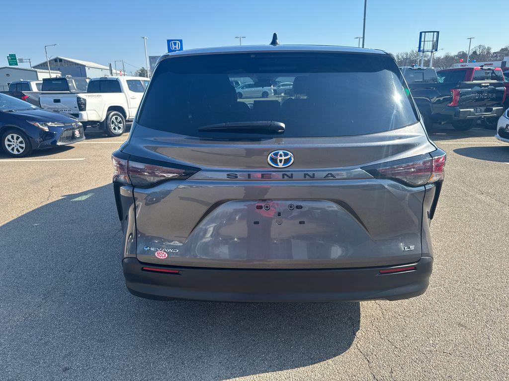 TOYOTA SIENNA - 7