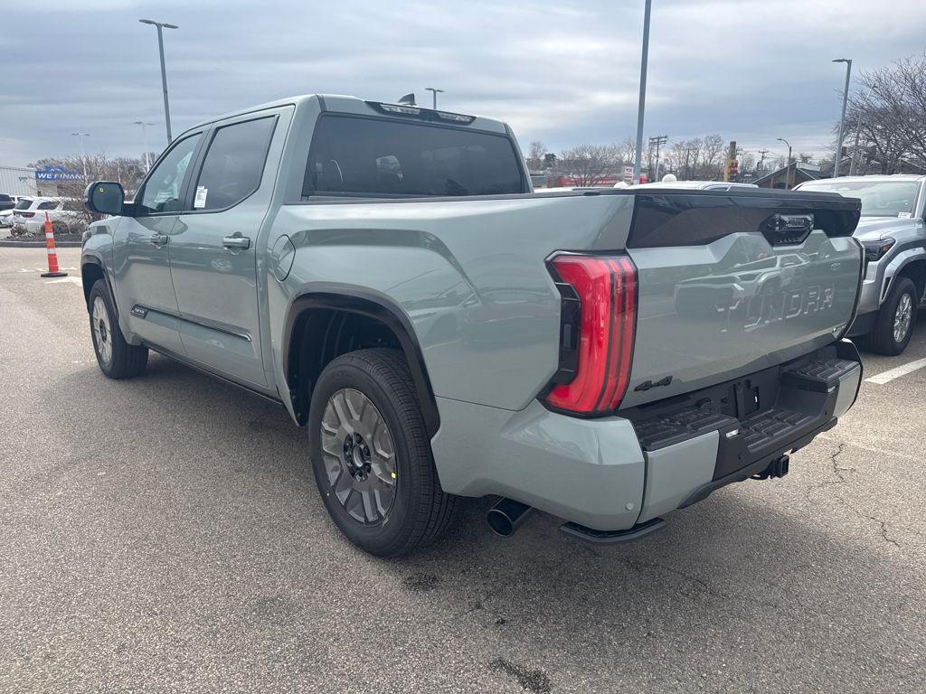 TOYOTA TUNDRA - 5