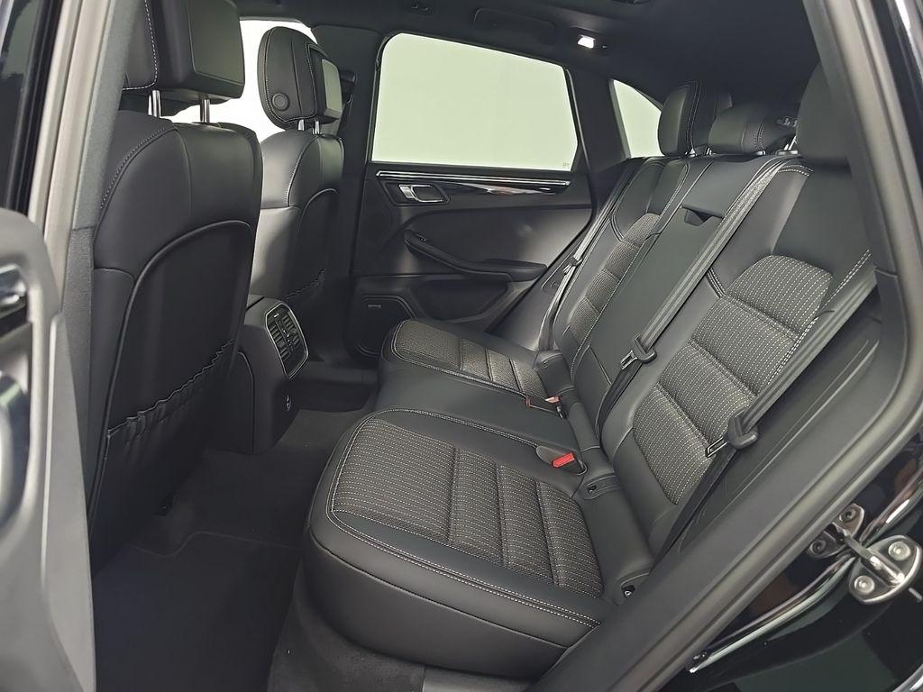2026 Porsche MACAN T — миниатюра 15
