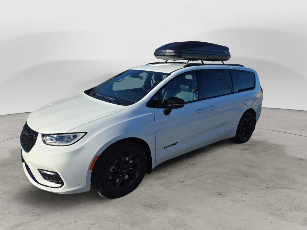 New 2026 Chrysler Pacifica L