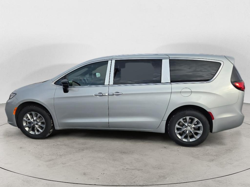 New 2026 Chrysler Pacifica L