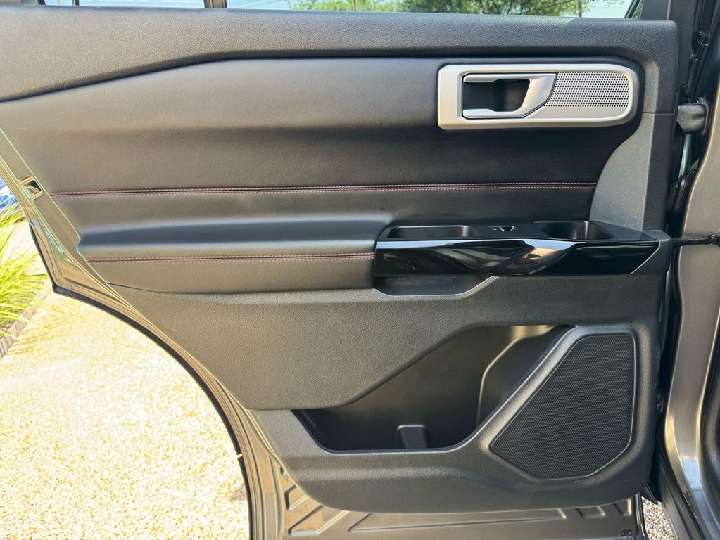 صورة مصغرة 25 لـ 2023 FORD EXPLORER ST-LINE