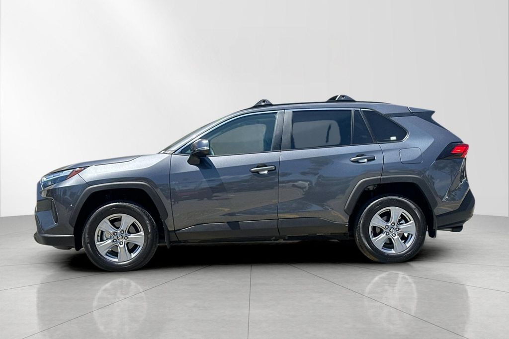 2025 Toyota RAV4 XLE 照片 7