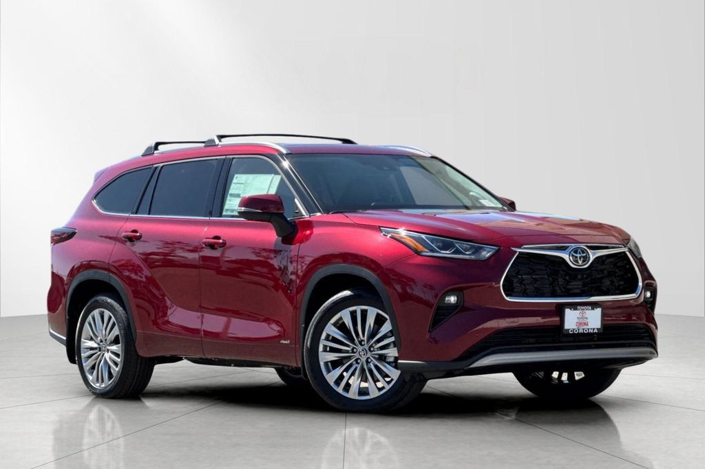 New 2026 Toyota Highlander Hybrid Platinum
