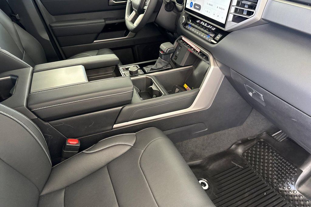 2026 Toyota SEQUOIA LIMITED — миниатюра 17