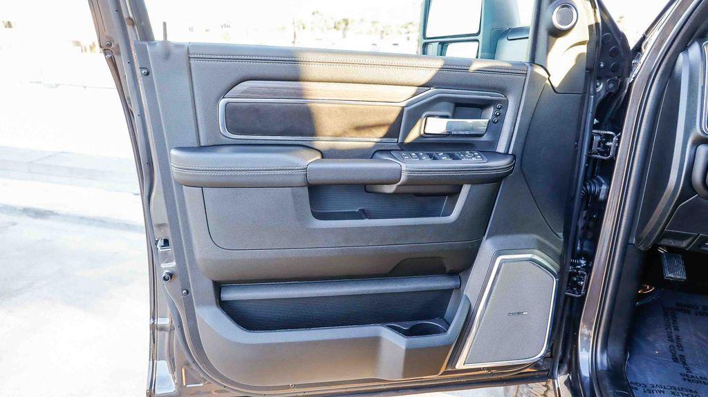 2026 RAM 2500 LARAMIE CREW CAB 4X4 6'4' BOX — миниатюра 25