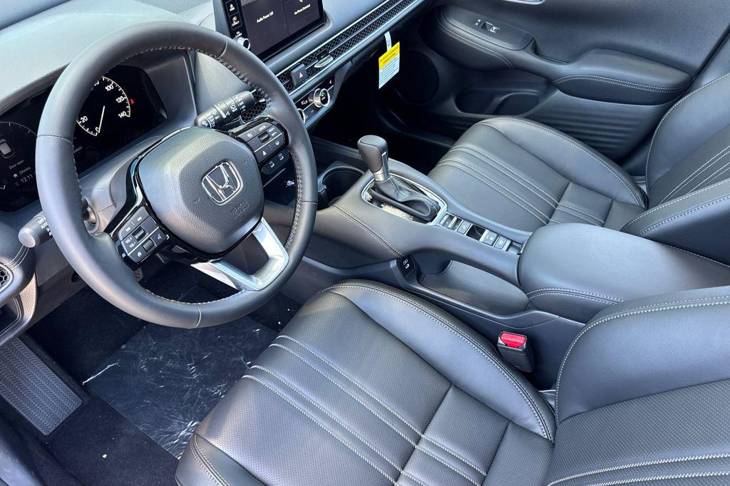 صورة 10 لـ 2027 Honda HR-V EX-L