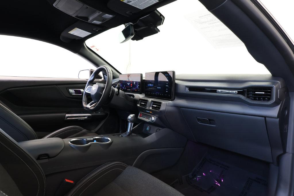 2025 FORD MUSTANG GT 缩略图 18