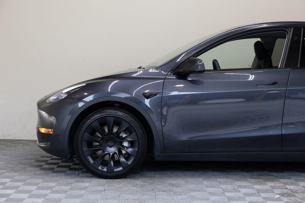 TESLA MODEL Y LONG RANGE - 8