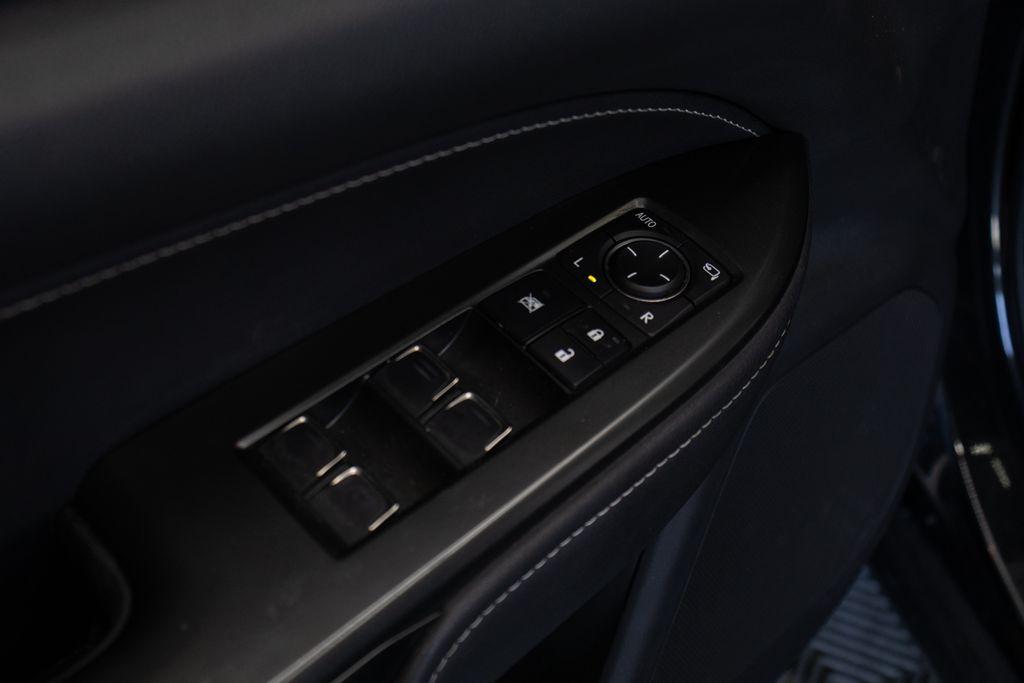 صورة 17 لـ 2023 Lexus NX 250 BASE