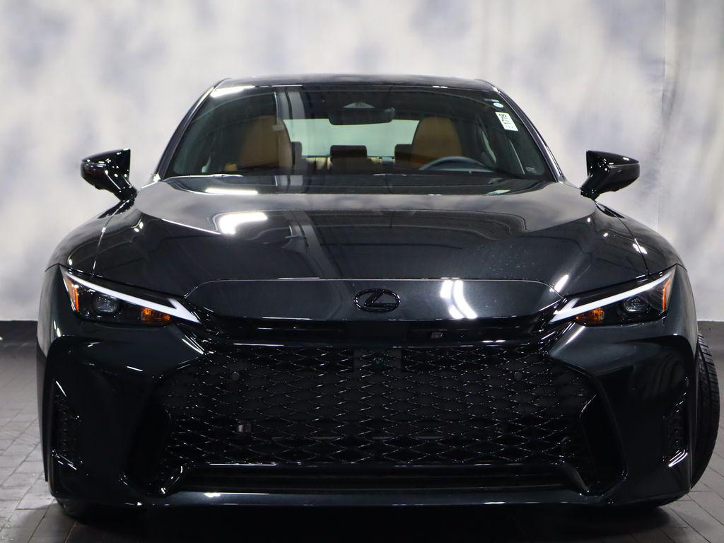 صورة 7 لـ 2026 Lexus IS 350 F SPORT DESIGN