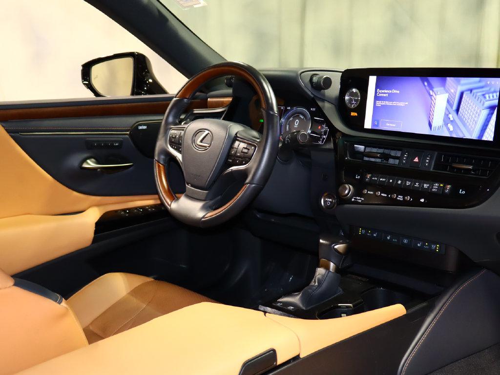 صورة مصغرة 40 لـ 2024 Lexus ES 300H ULTRA LUXURY