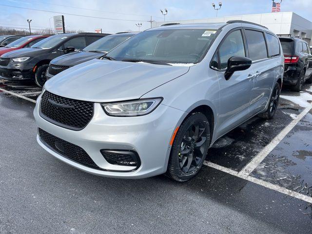 New 2026 Chrysler Pacifica Limited