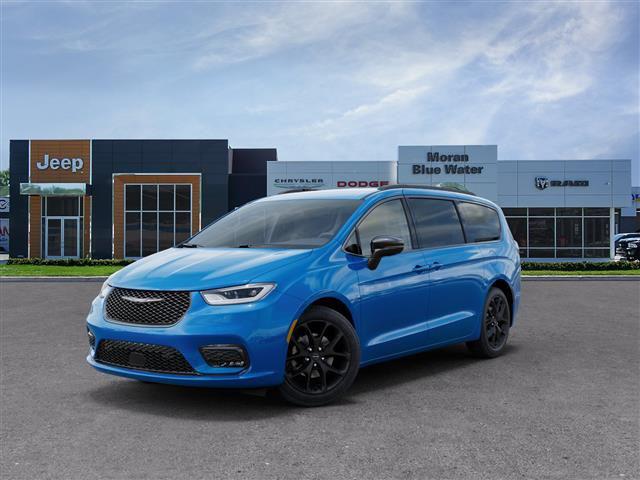 New 2026 Chrysler Pacifica L