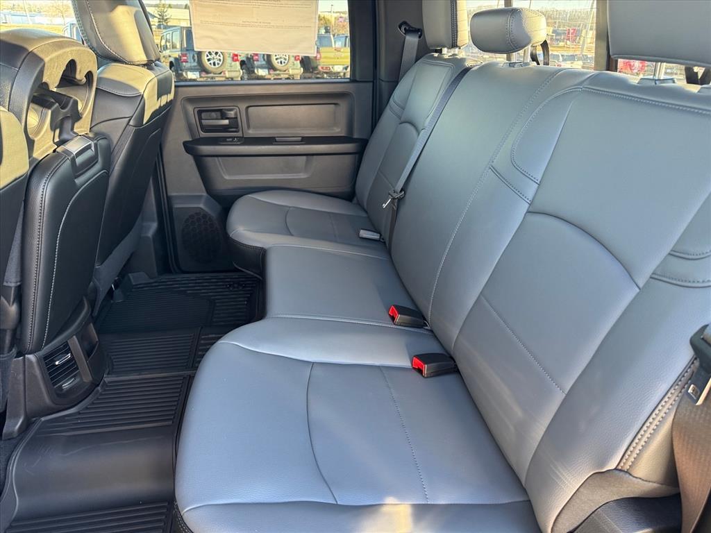 2026 RAM 3500 TRADESMAN photo 9