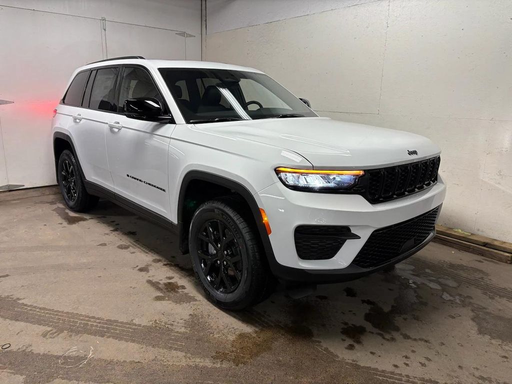 New 2025 Jeep Grand Cherokee Altitude