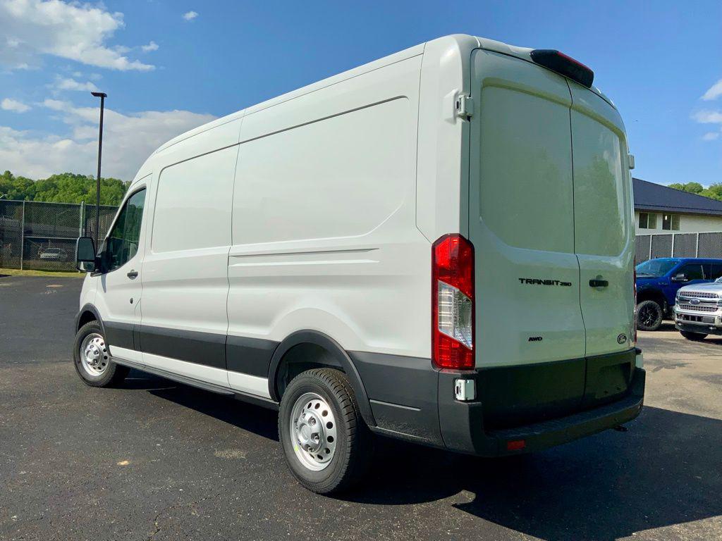 صورة مصغرة 19 لـ 2026 FORD TRANSIT-250 BASE