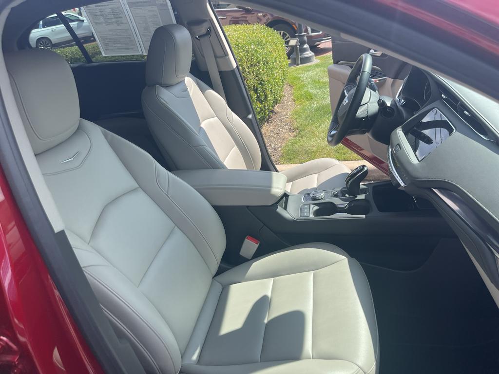 صورة 24 لـ 2023 Cadillac XT4 LUXURY